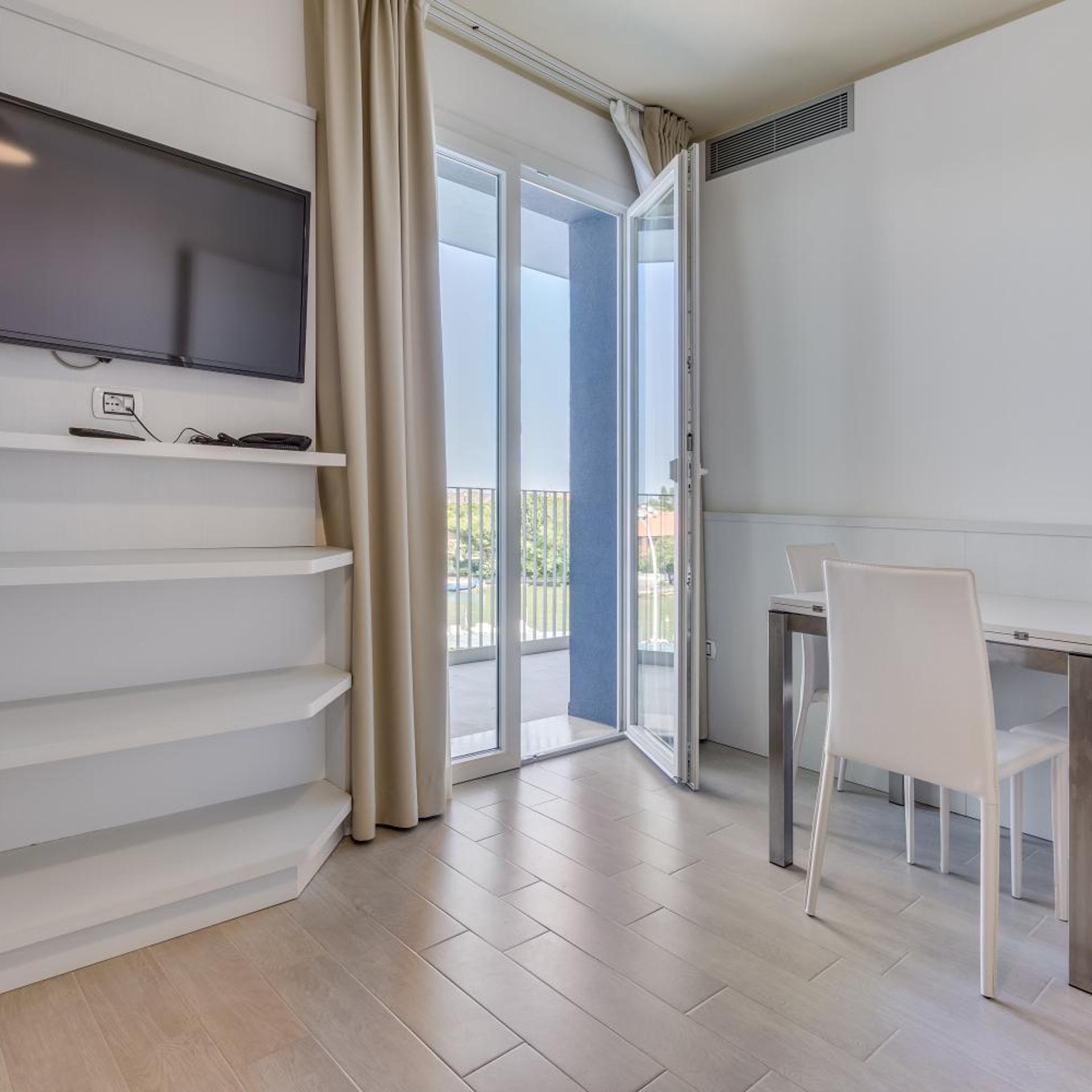 Family Suite, Balcony, AMBASSADOR 8/10