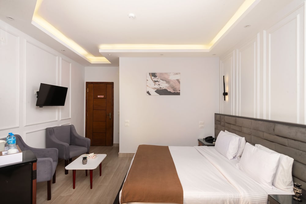 Capital Hotel 14/50