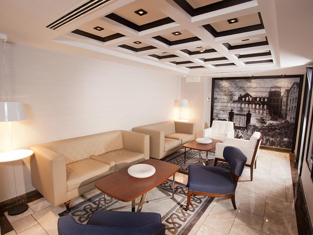 La Villa Hotel 25/41