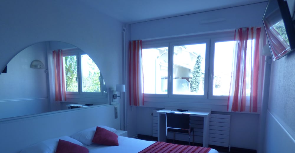 Escatel Hotel 33/60