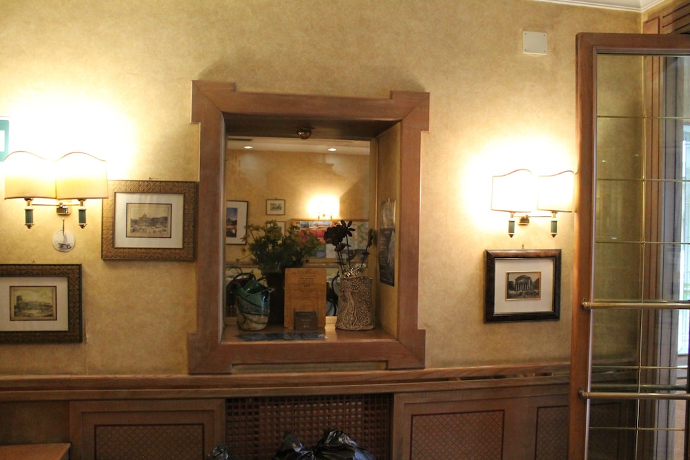 Hotel Pomezia 10/28