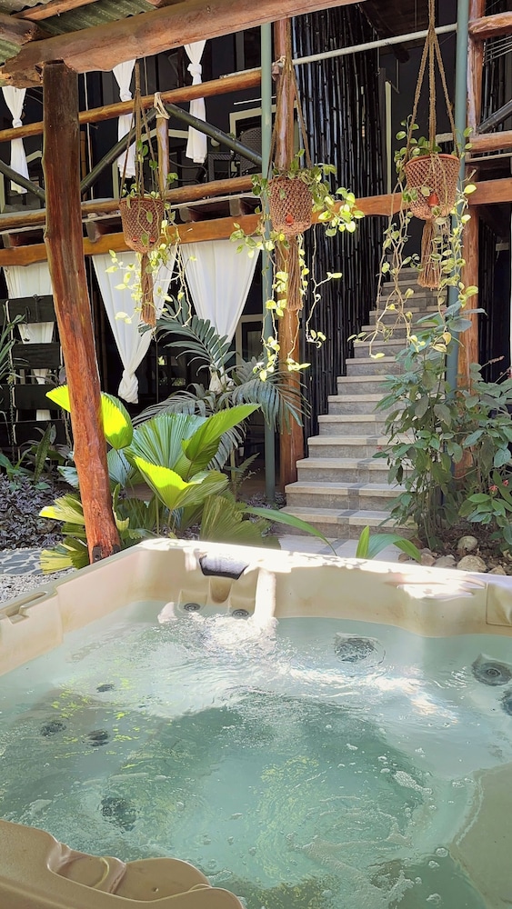 Canaima Chill House 36/50
