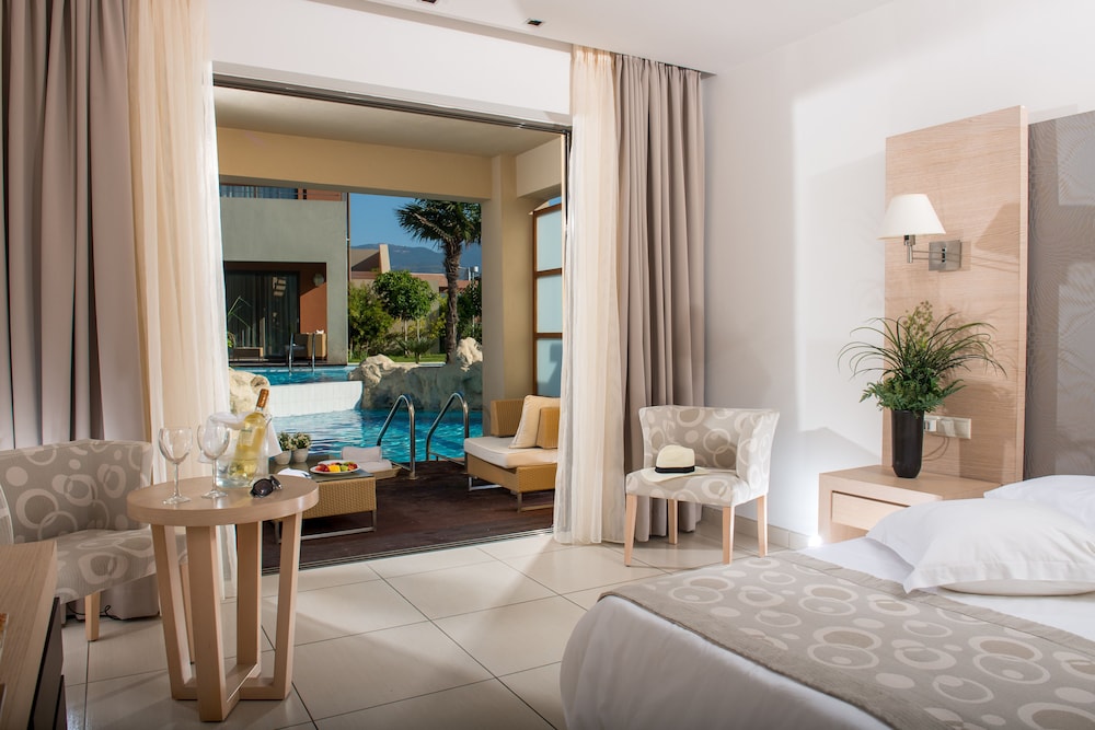 SWIM UP, TWIN BEDS, SOFA