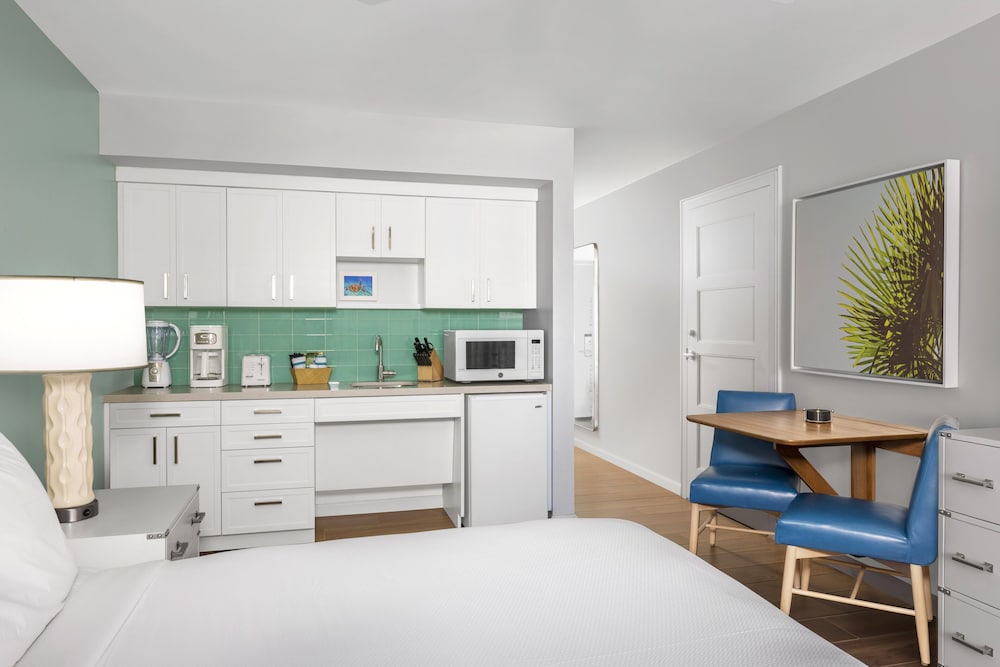 Elysian Beach Resort 40/82