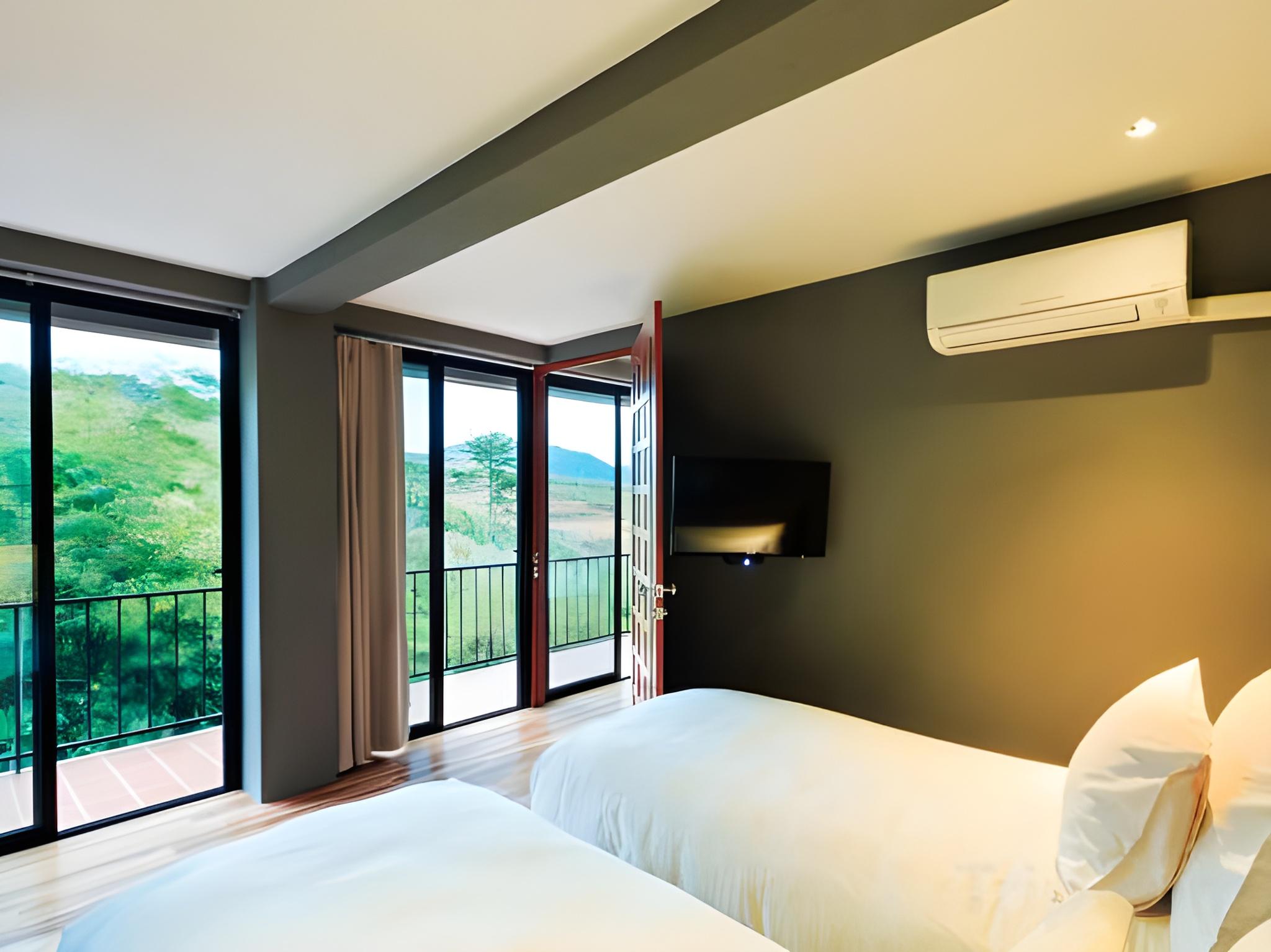 Plus, Studio, King and Twin Beds