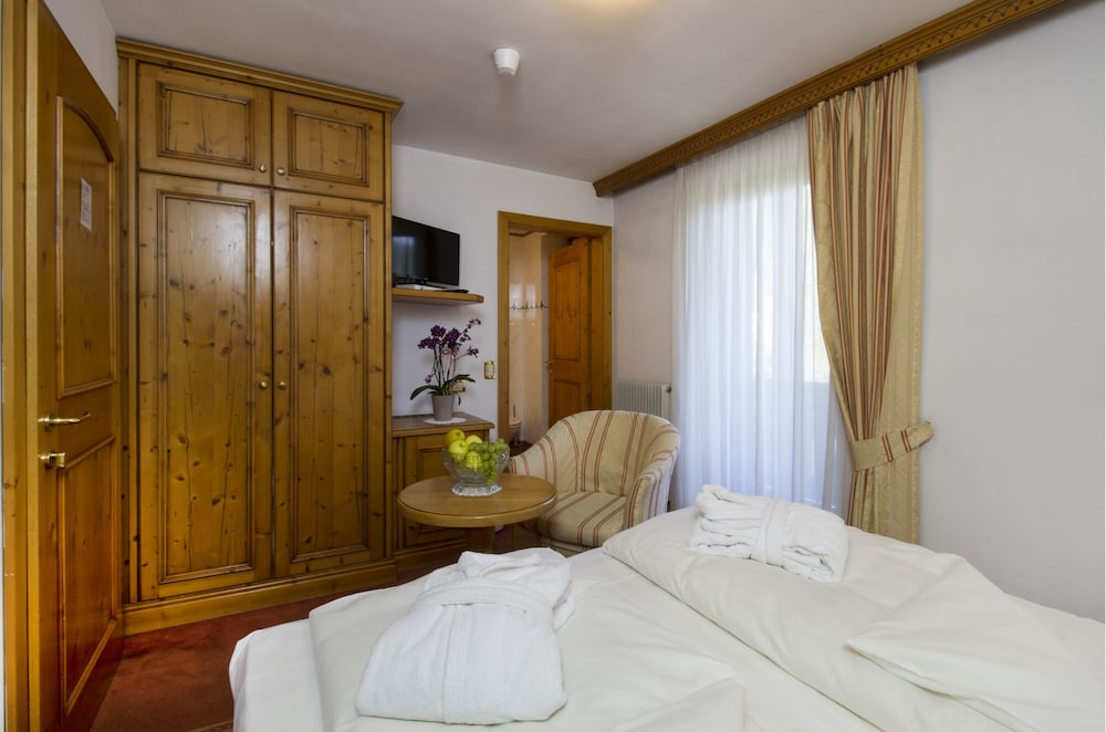 STANDARD, DOUBLE BED