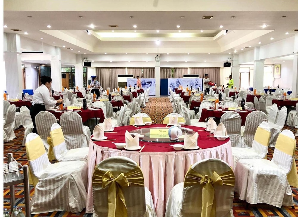 Lopburi Inn Hotel 28/46