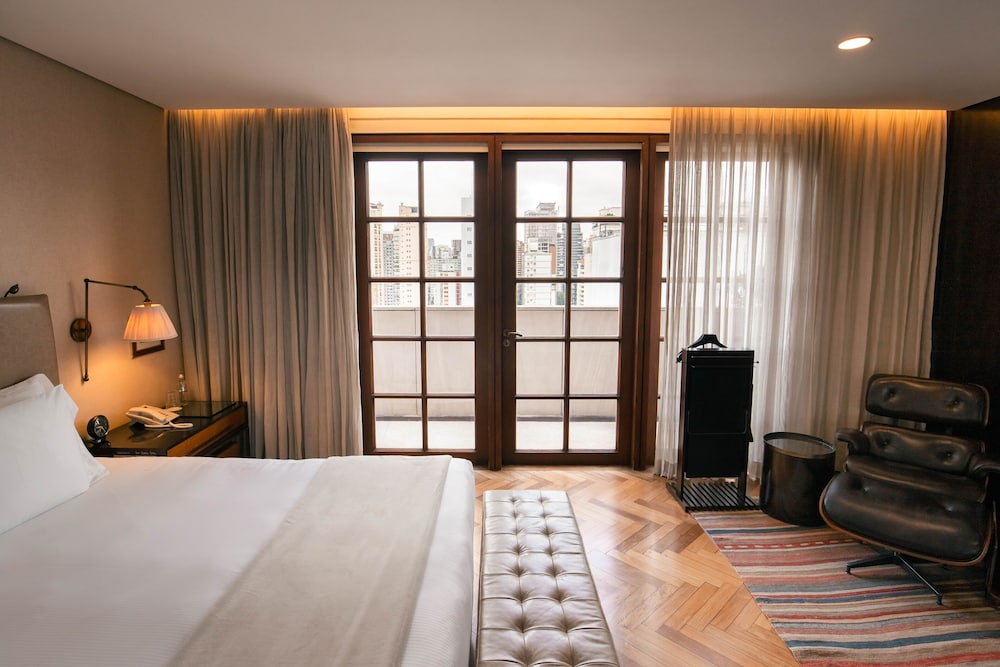 2 BEDROOMS, SUITE