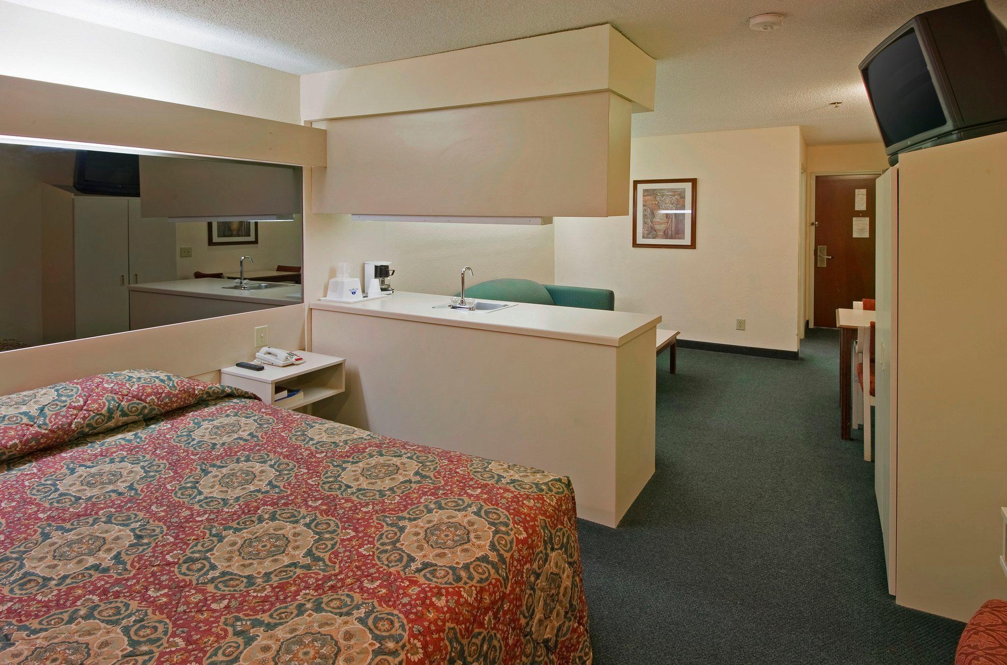 Americas Best Value Inn & Suites Mcdonough 11/16