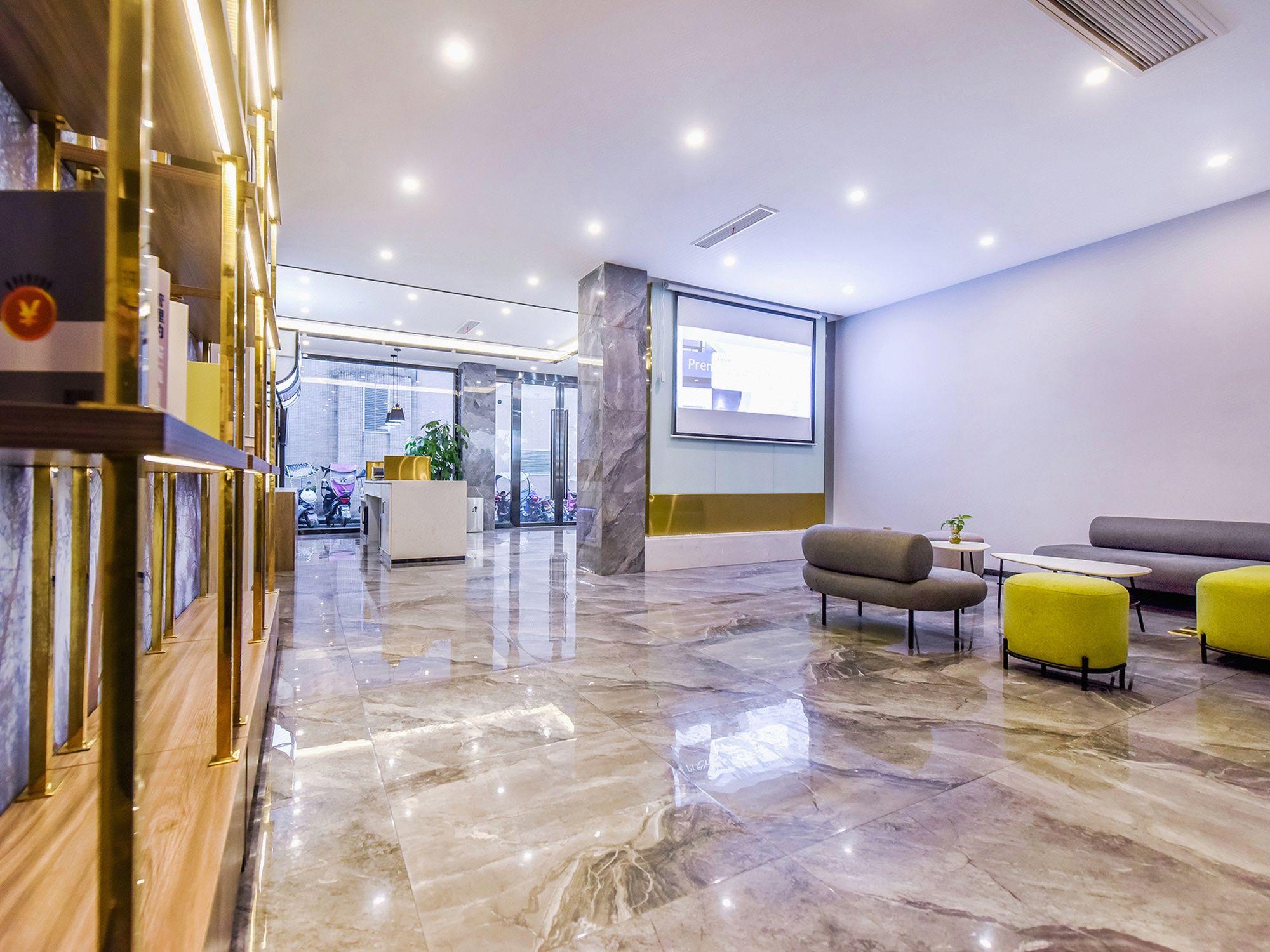 7 Days Inn (Rongchang Commercial Pedestrian Street) 15/28