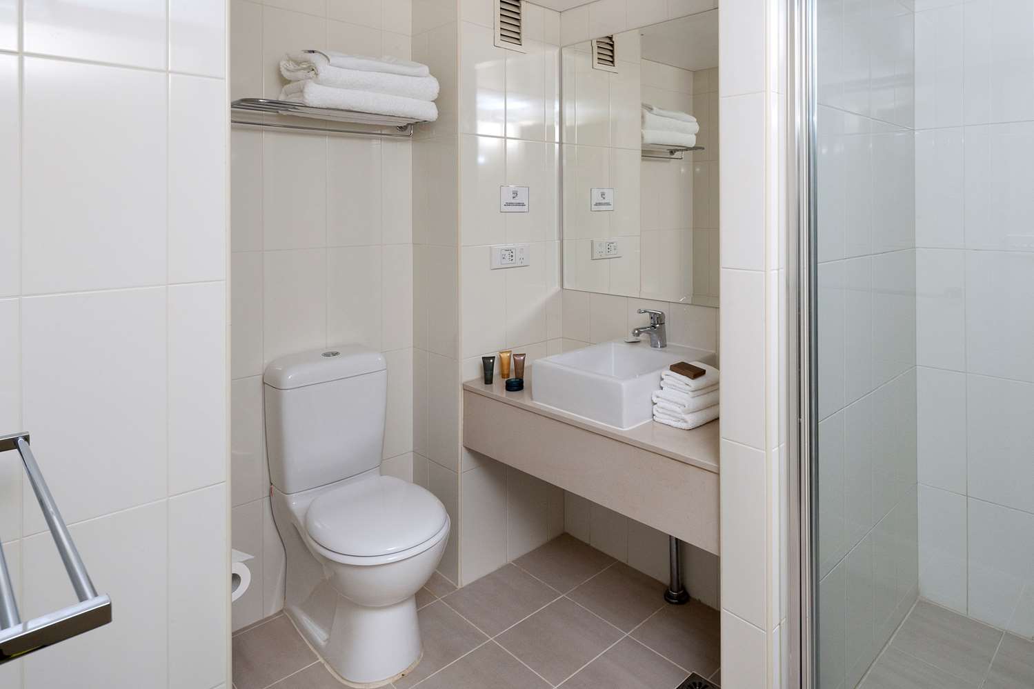 غرفة ديلوكس بسرير كوين مع أريكة بمطبخ صغير، Best Western Plus Hotel Stellar 2/2