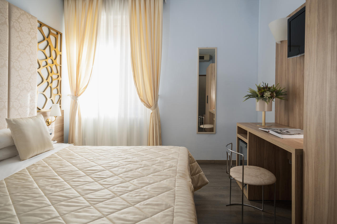 Hotel Re Enzo 75/102