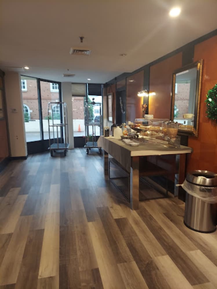 Stamford Suites Hotel 27/43