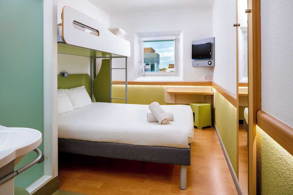 IBIS BUDGET BEACONSFIELD 11/28