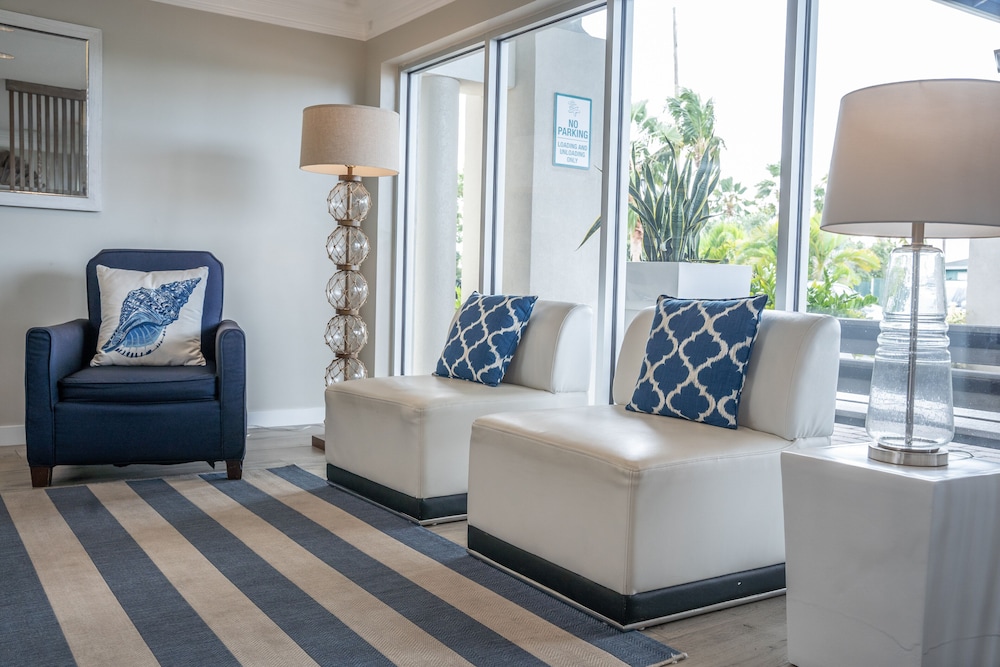 Holiday Inn Resort Grand Cayman, an IHG Hotel 50/78