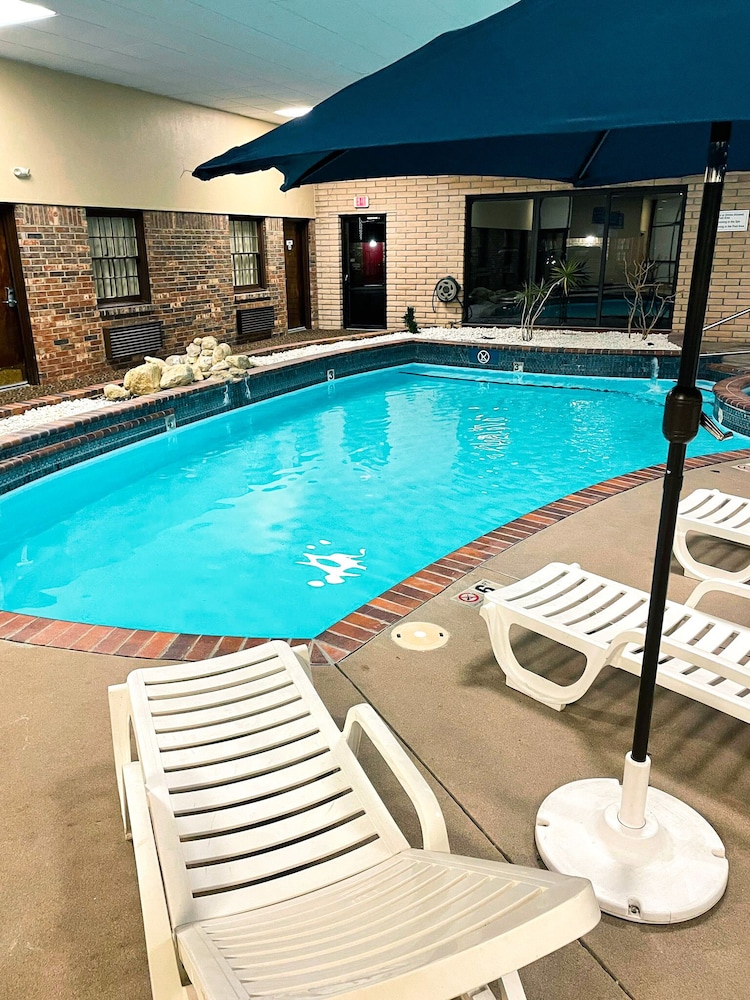 Eleven Boutique Hotel 26/28