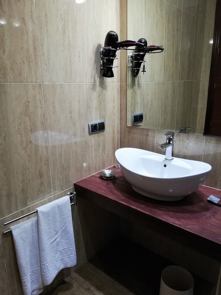LB Lebrija Hotel & Terrace 43/65