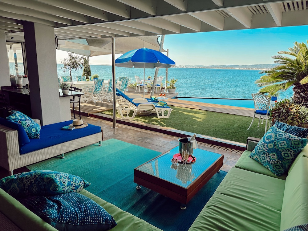 185 On Beach Boutique Suites And Apartments 23/44