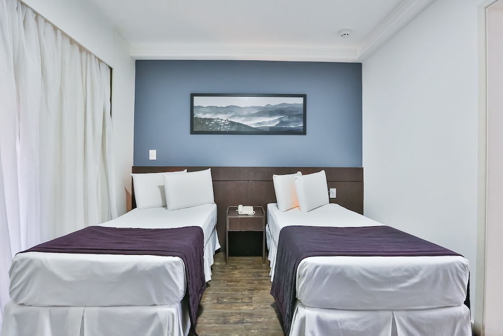EXECUTIVE, TWIN BEDS