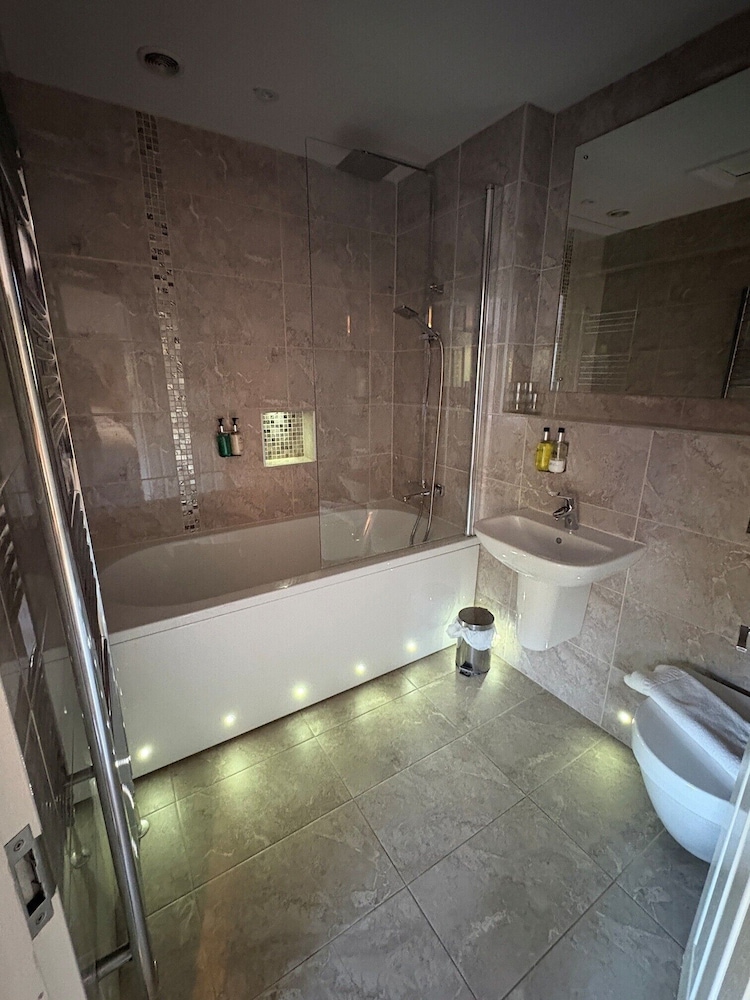 Hedley House Hotel 31/57