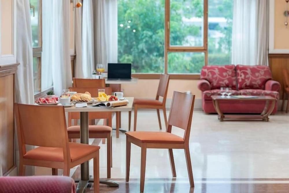 Hotel Urban Sondika By Eurotels 14/28