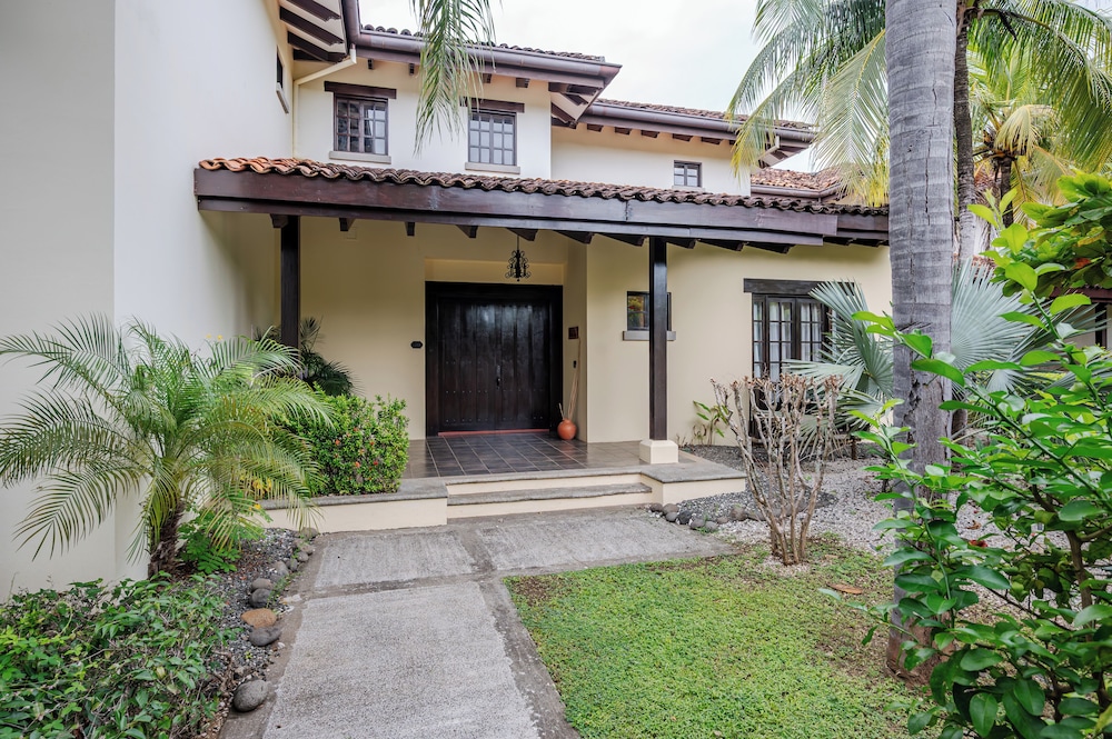 Hacienda Pinilla Vacation Rentals 6/84
