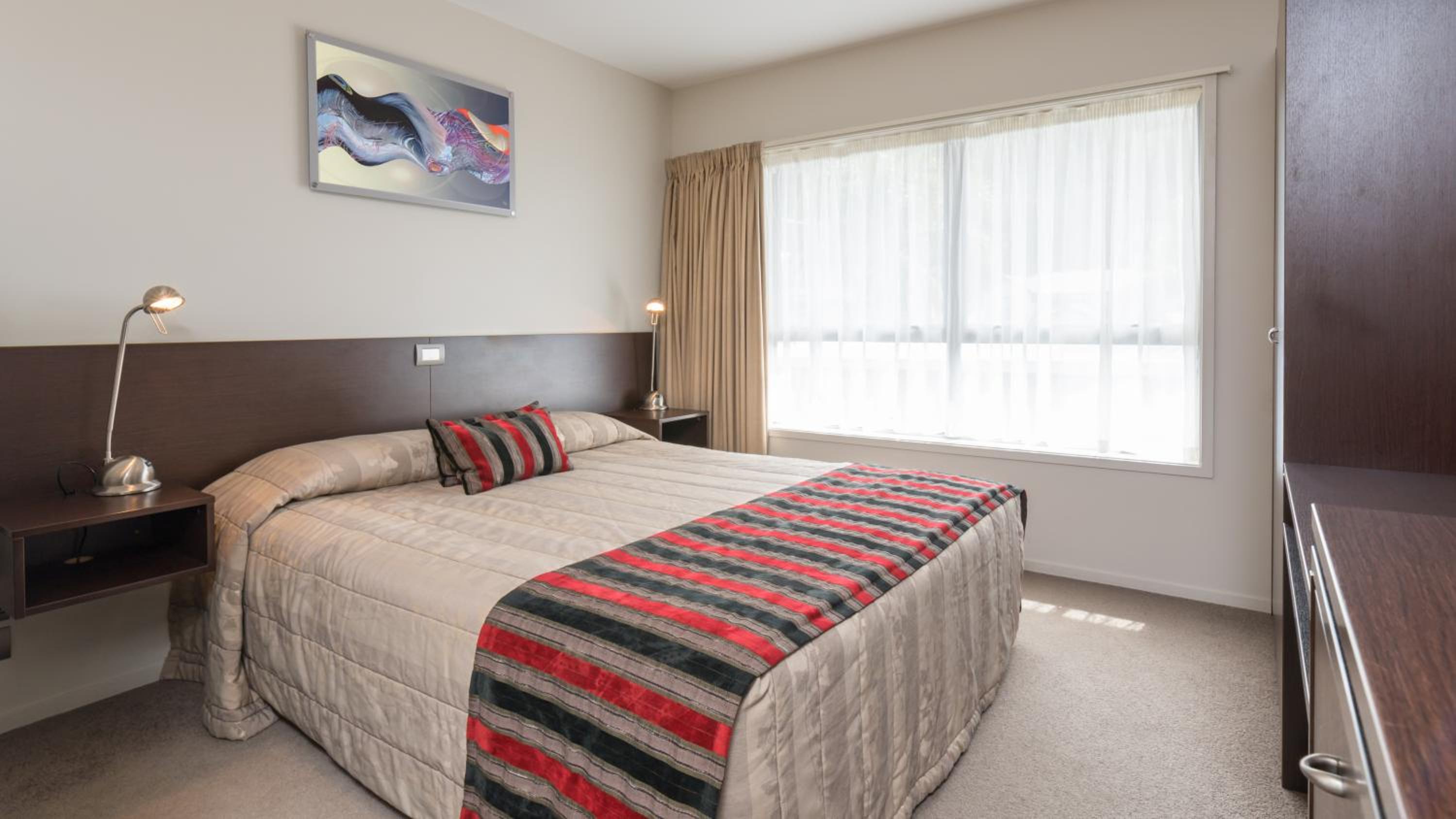 Suite, King Bed, 2 Sofa
