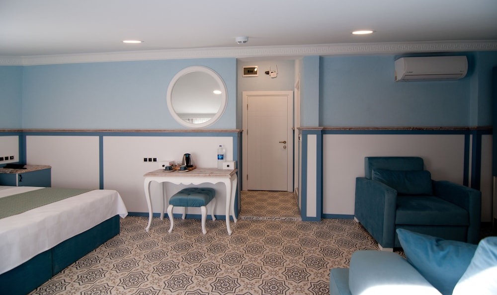 Center Hill Hotel 37/50
