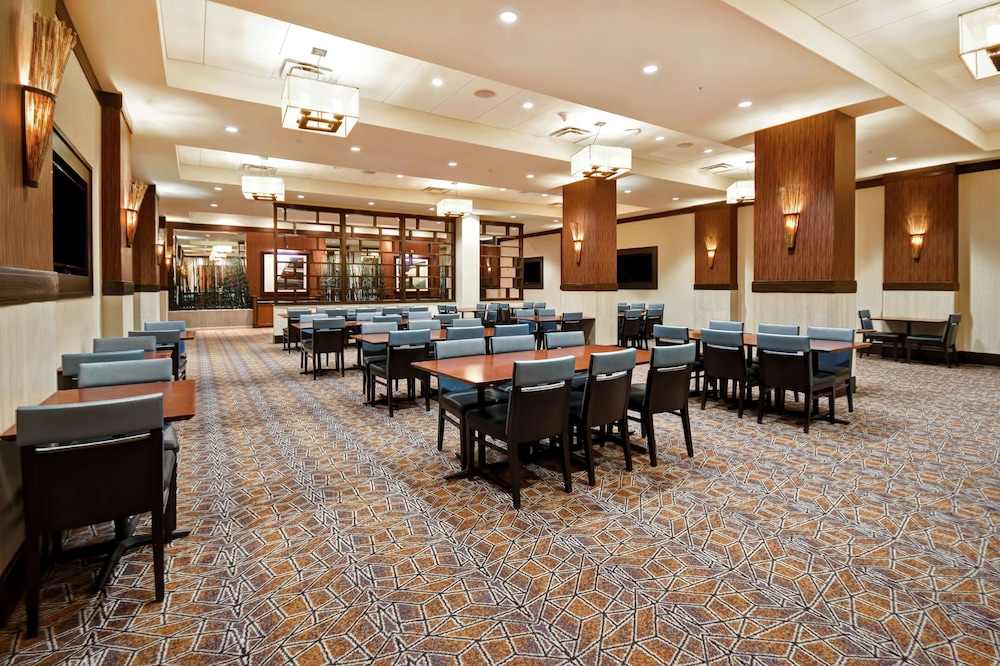 Embassy Suites Springfield 45/62
