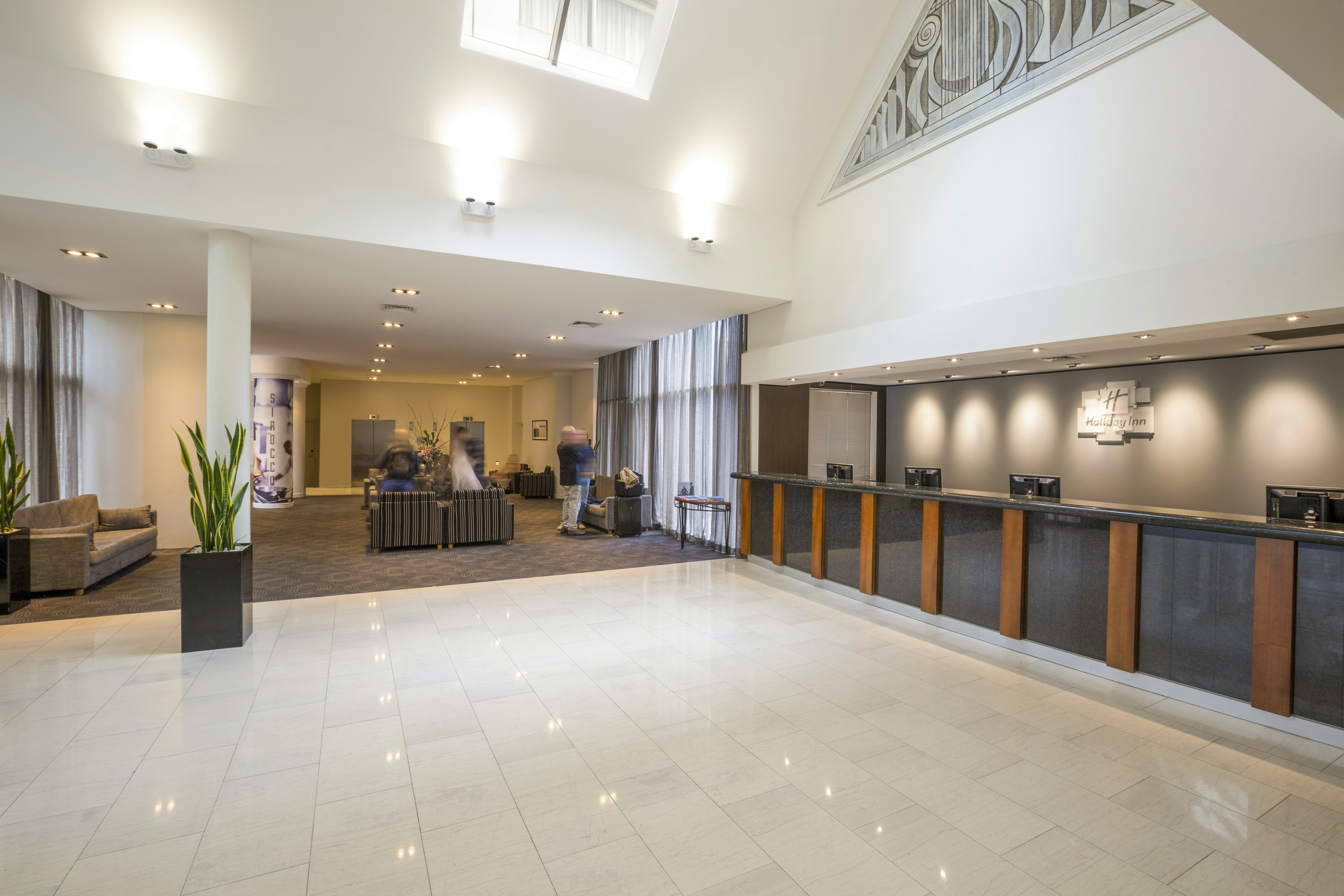 Holiday Inn Potts Point 12/78