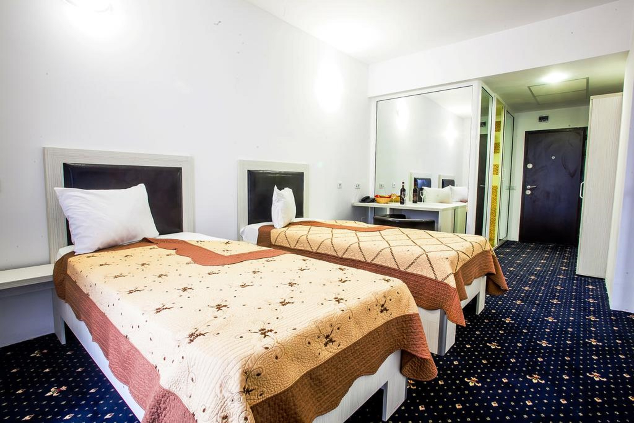 Hotel Charter Otopeni 5/17