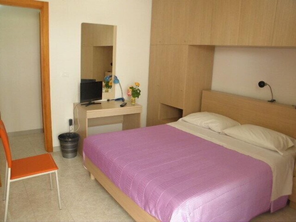 ROOM, DOUBLE BED, ACCESSIBLE