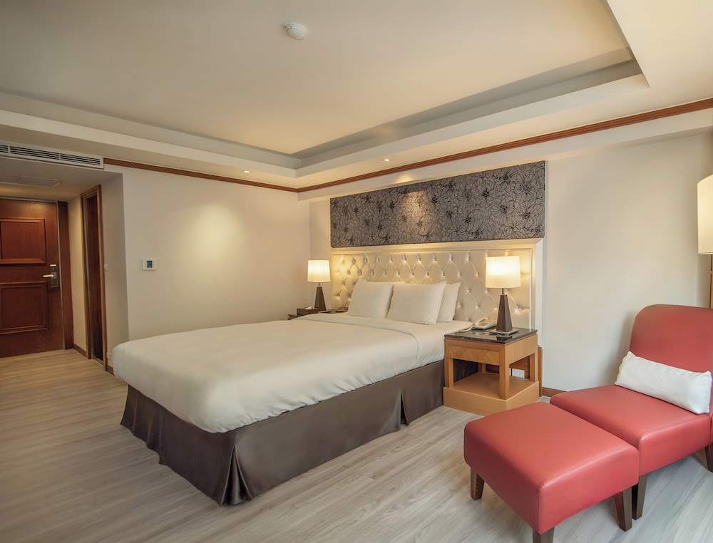 DELUXE, DOUBLE BED