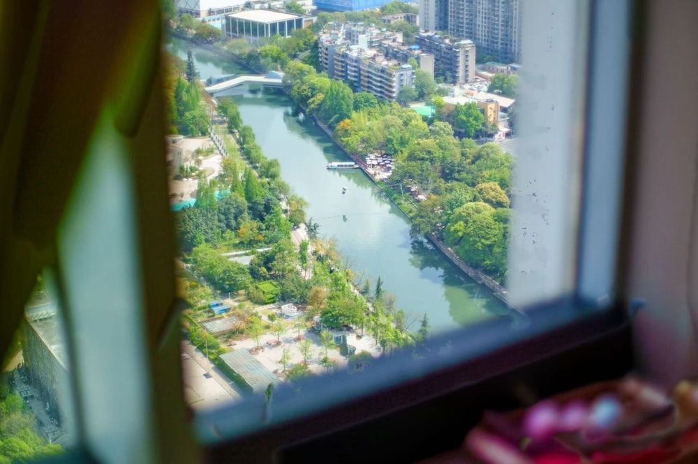 M Panda Tower Boutique Chengdu 59/61