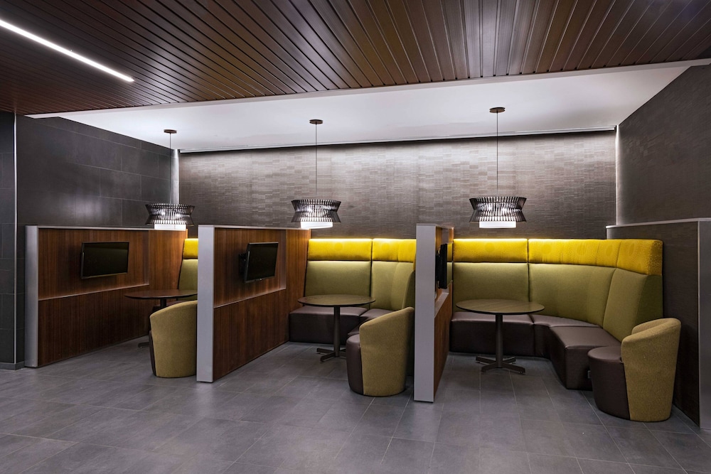 Courtyard by Marriott Dallas Grand Prairie 7/44