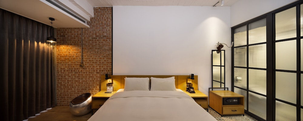 STANDARD, DOUBLE BED