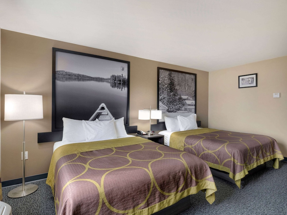 Super 8 by Wyndham Moosonee 30/50