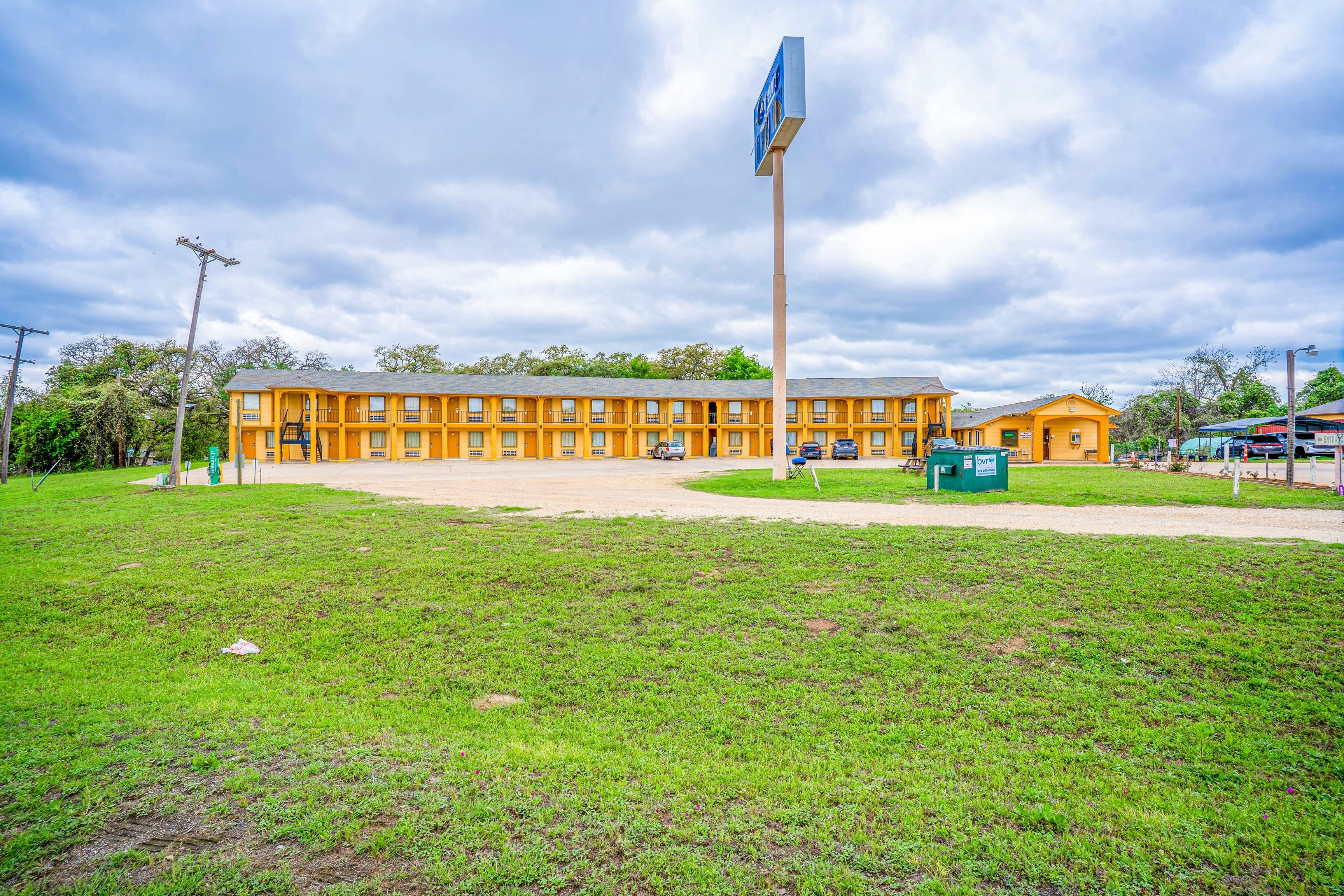 Regency Inn By OYO Rockdale TX 21/31