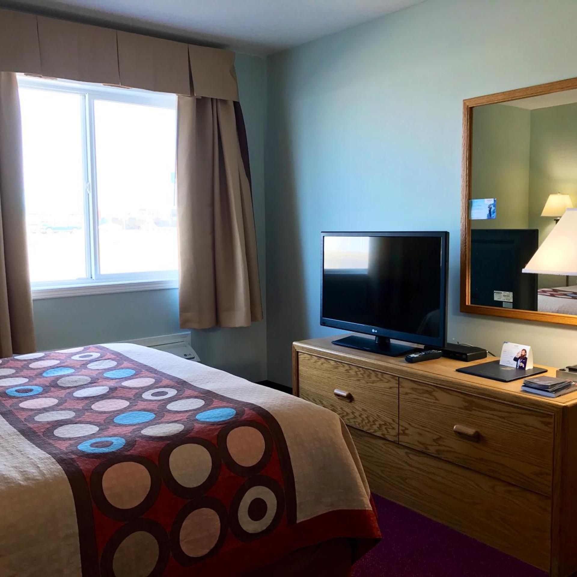 Deluxe, Suite, Queen Bed, Sofa, Exterior Entrance