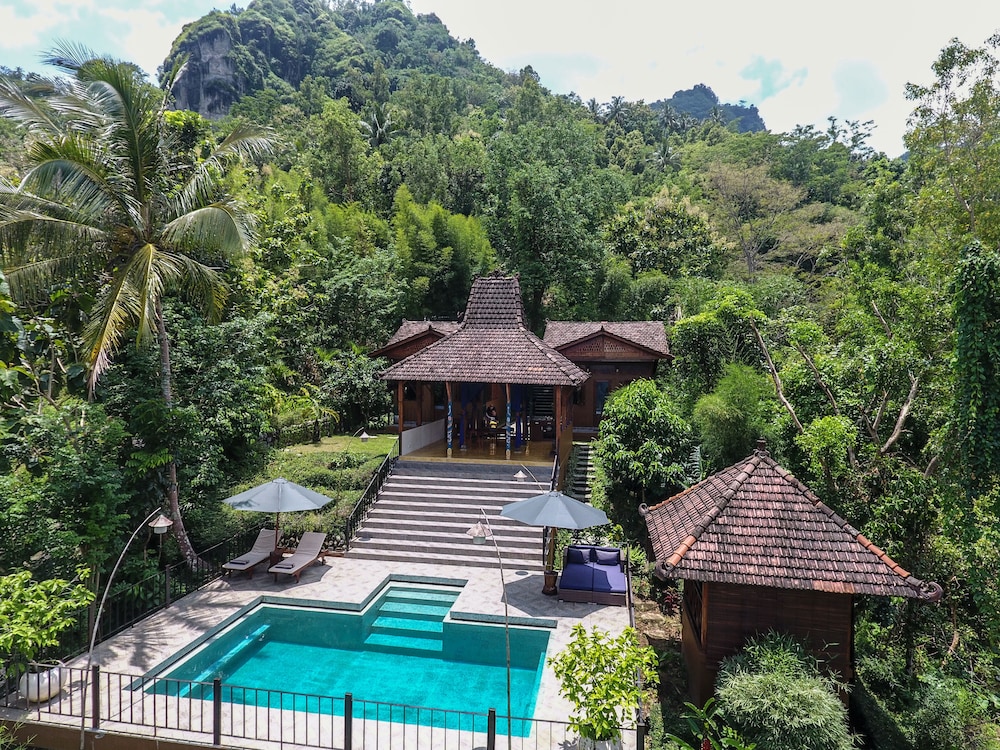 Villa Borobudur Resort 7/83