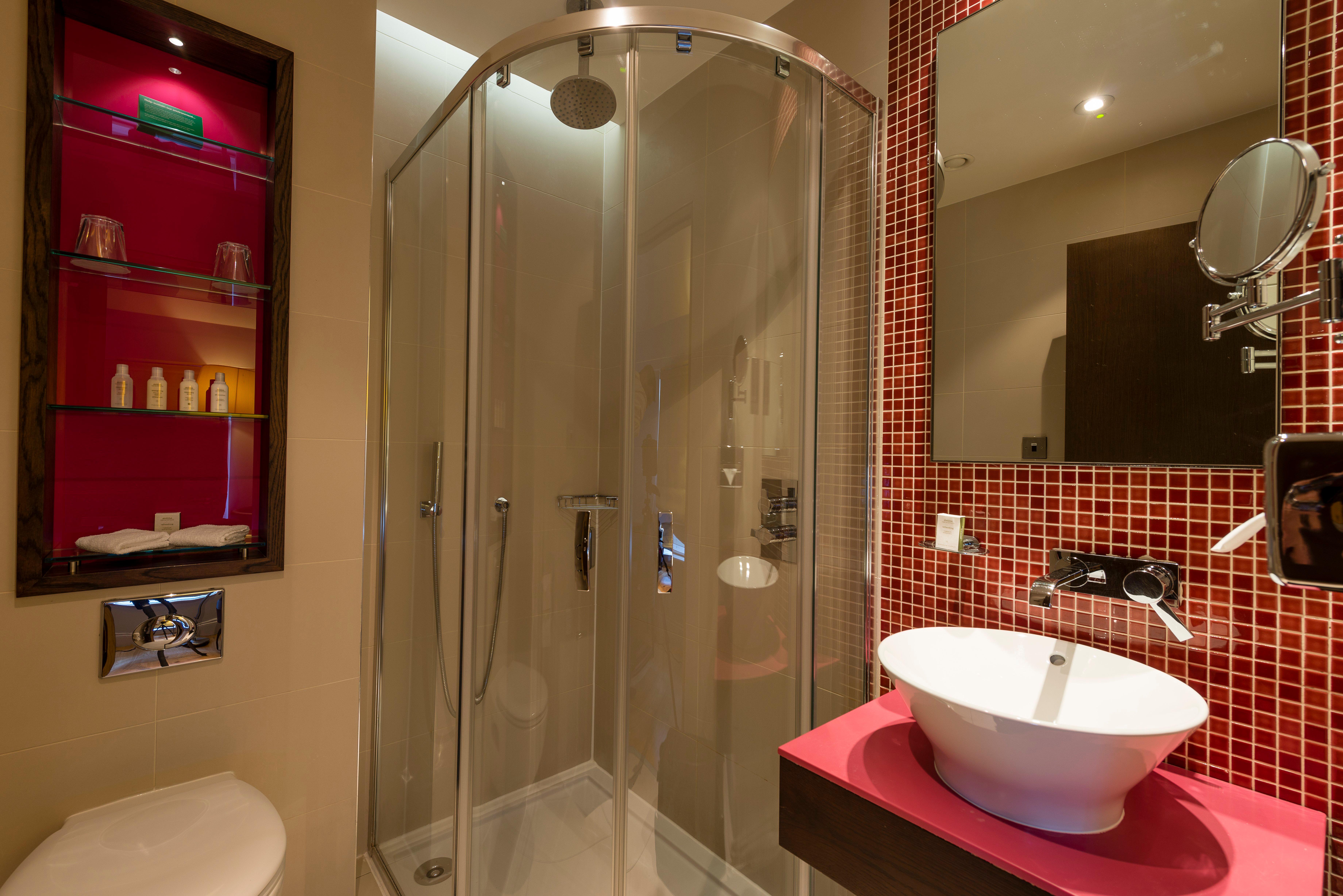 Standard, Twin Beds, Accessible, Hotel Indigo London - Paddington by IHG 3/5
