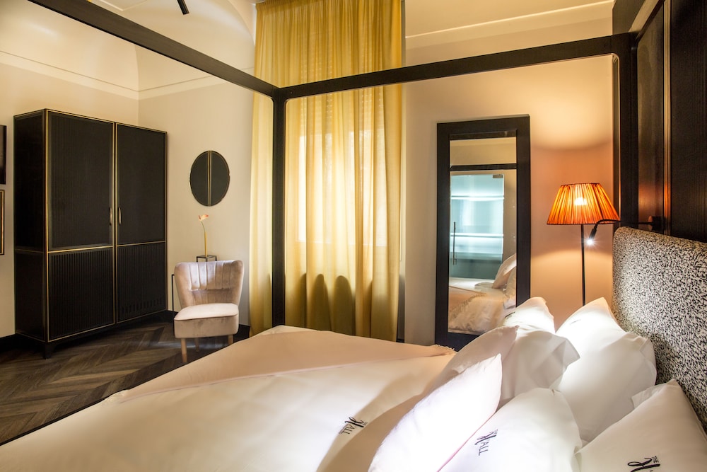 THE H'ALL TAILOR SUITE ROMA 21/65
