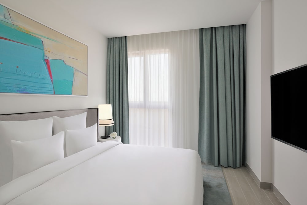 1 BEDROOM, APARTMENT