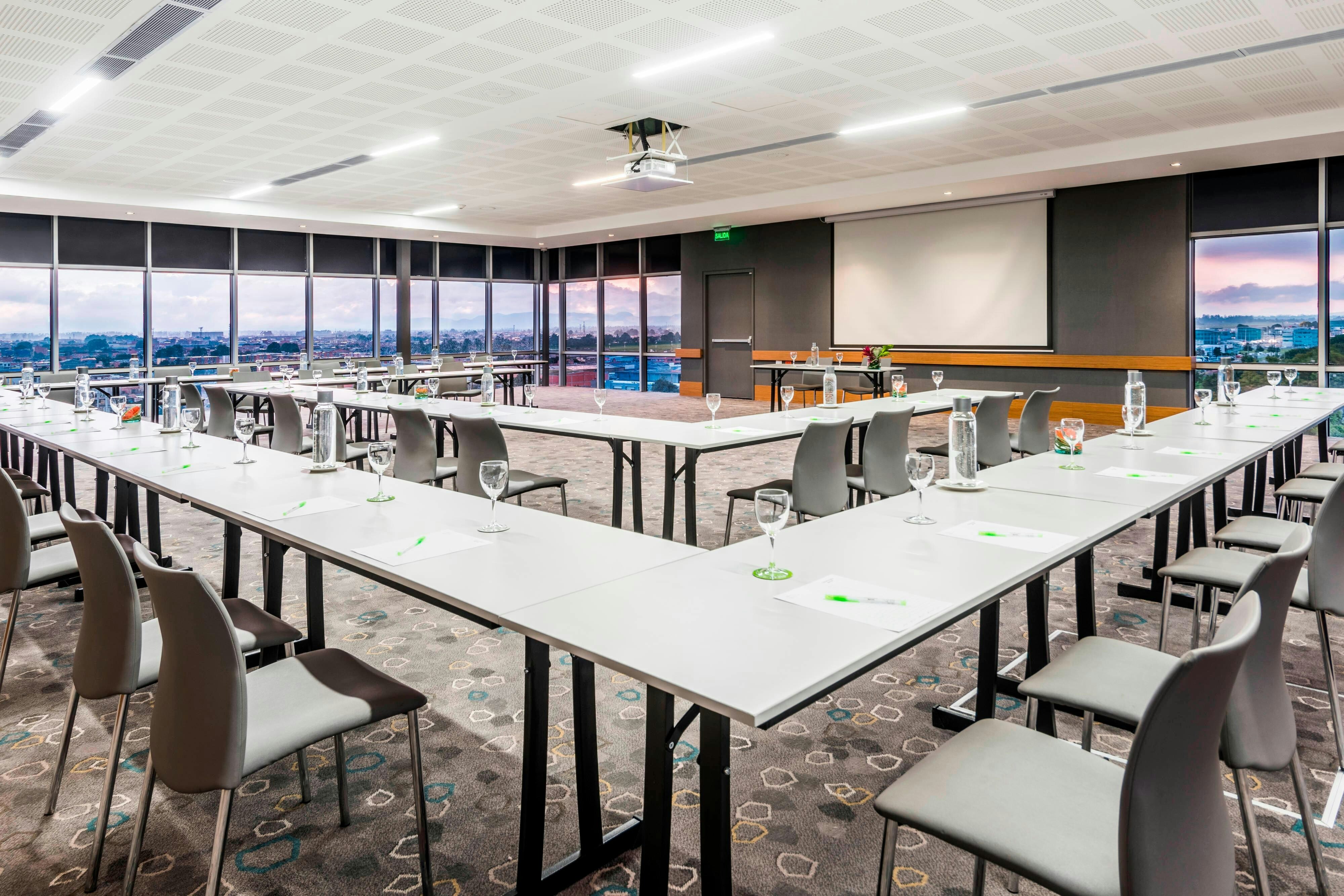 Courtyard By Marriott Bogota Airport 36/65
