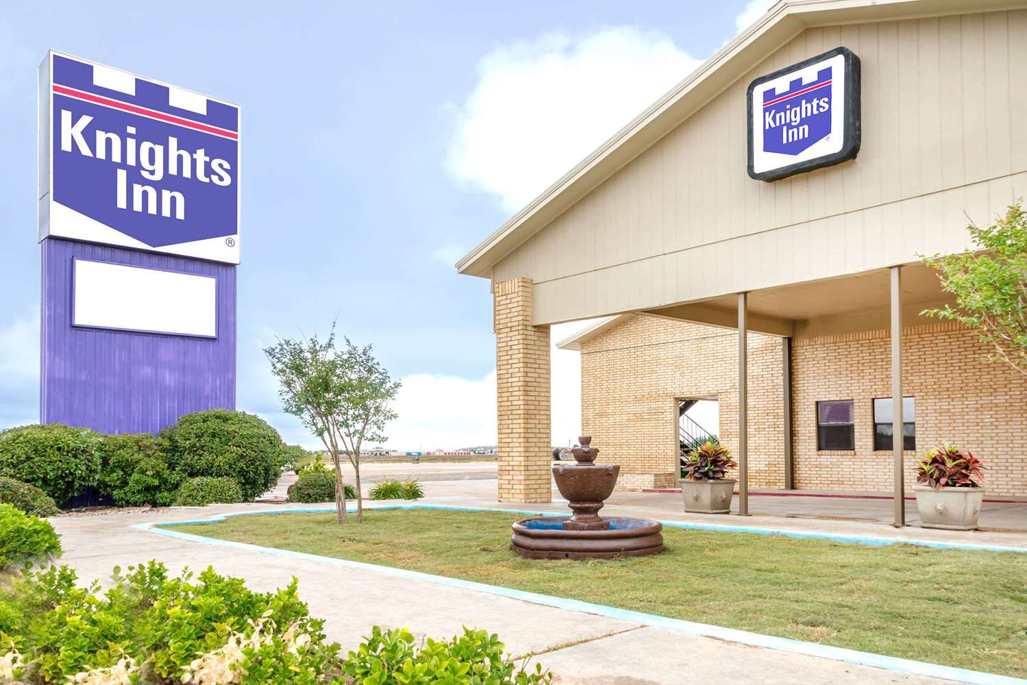 Knights Inn Slaton 2/8