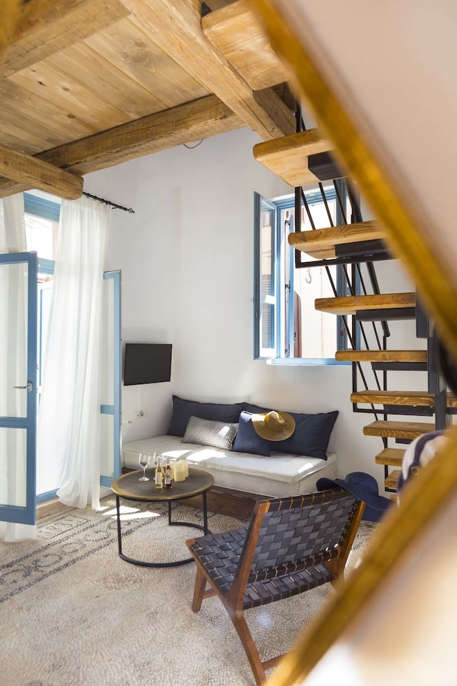 Blue Jasmine Suites 40/50