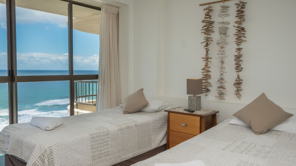 Norfolk Luxury Beachfront Apartments 33/74