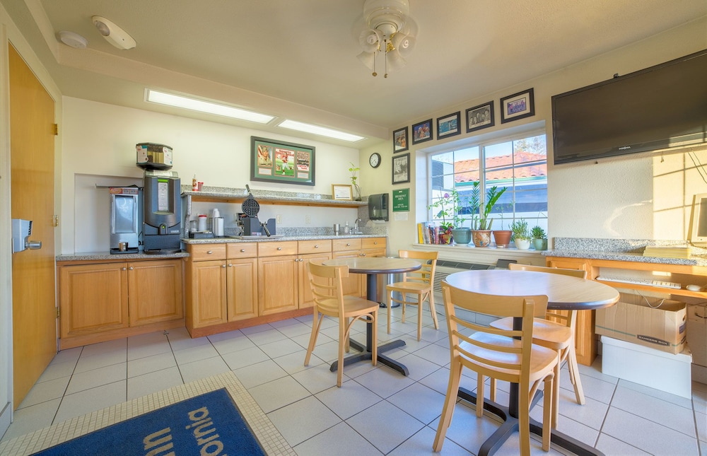 Americas Best Value Inn 17/17