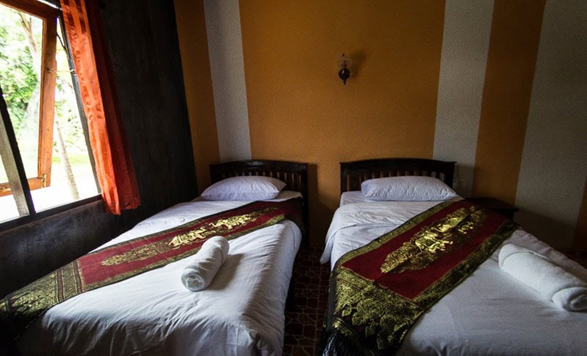 STANDARD, TWIN BEDS