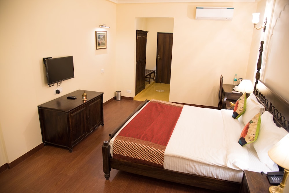 WelcomHeritage Ranthambore Mount Valley Resort 11/43